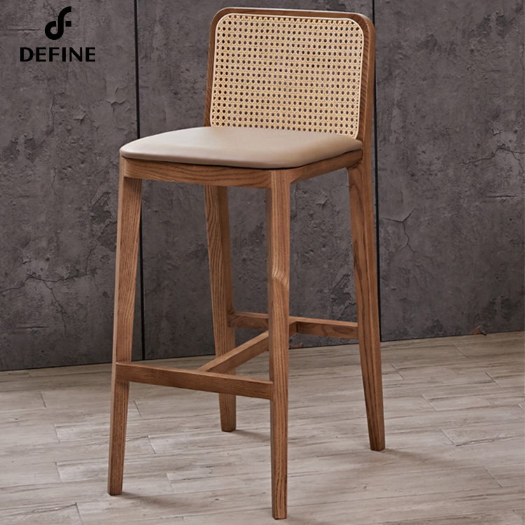 كرسي بار فاخر من الروطان الأمر - مراجعة Home Bar Stools وسعره