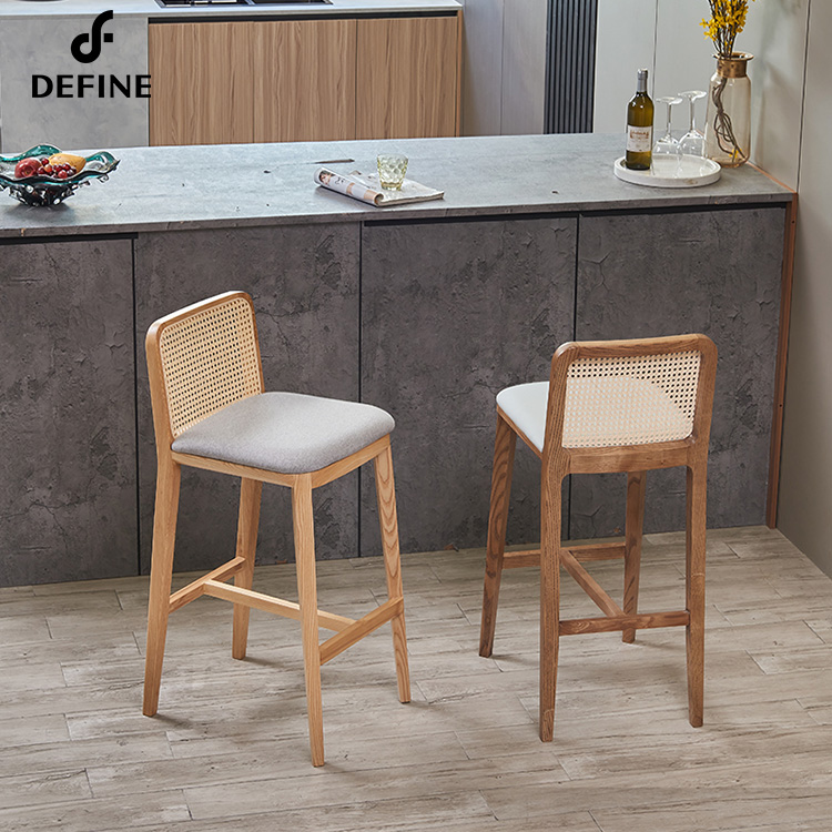 كرسي بار فاخر من الروطان الأمر - مراجعة Home Bar Stools وسعره